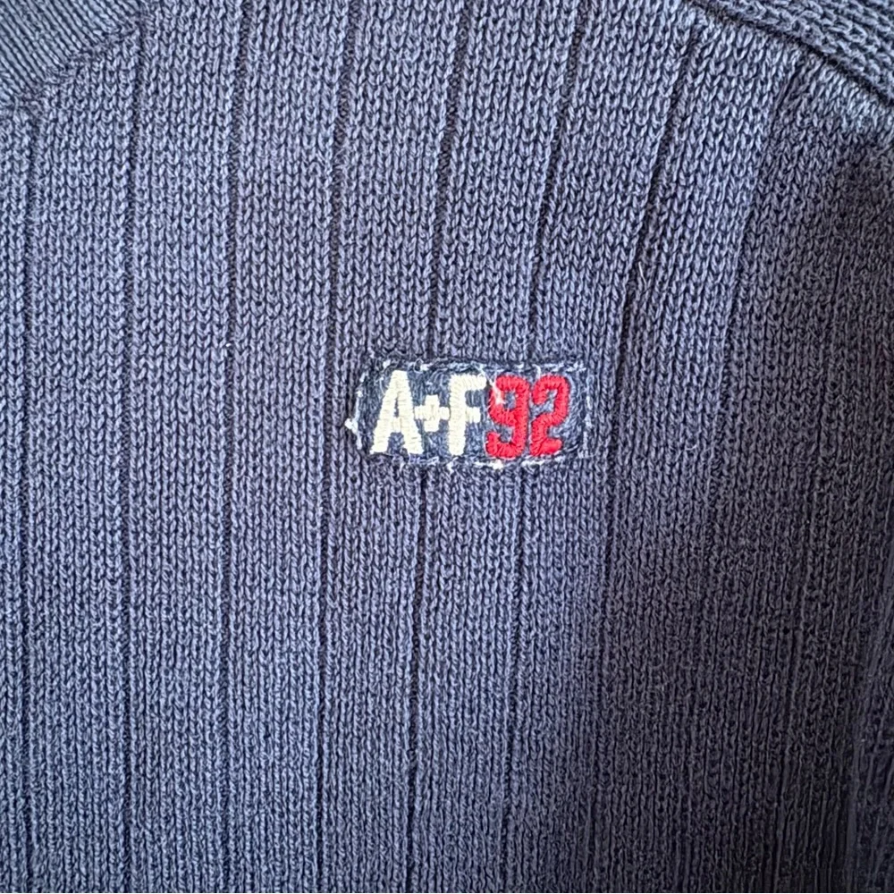 VINTAGE Men's Abercrombie & Fitch Navy Blue Cable Knit Sweater Y2K Preppy Logo
